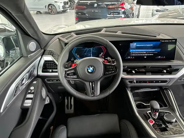 BMW XM (12/15)