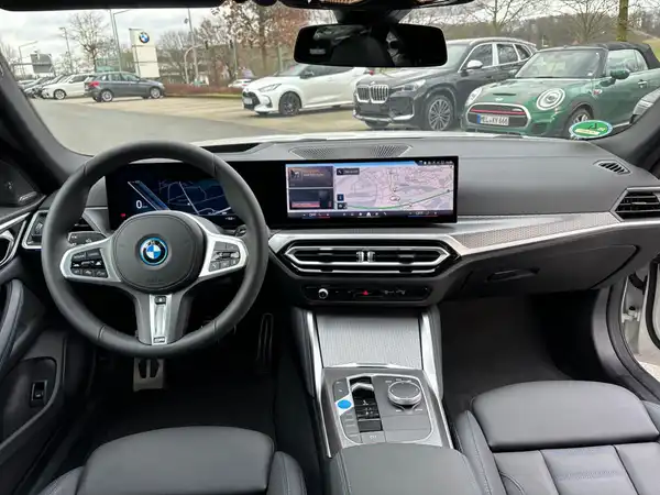 BMW I4 (12/15)