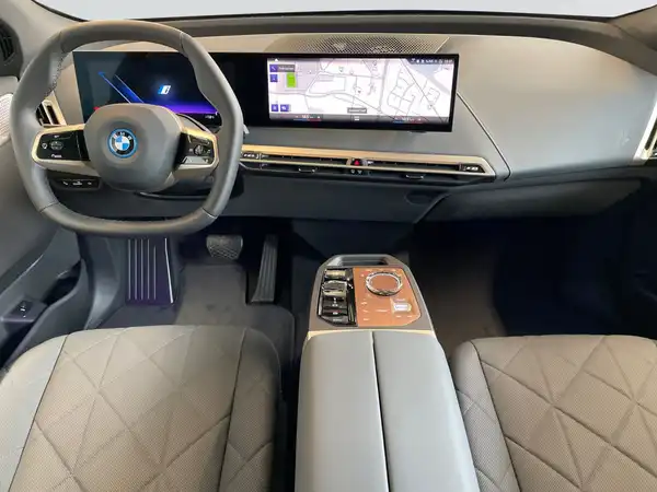 BMW IX (13/15)