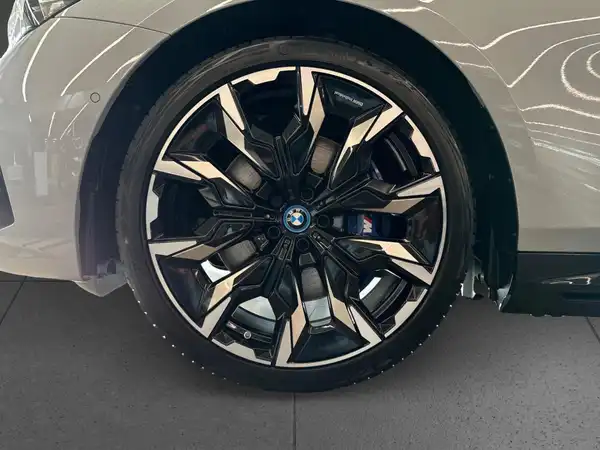 BMW I5 (15/15)