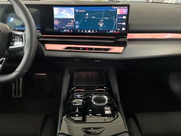 BMW I5 (13/15)