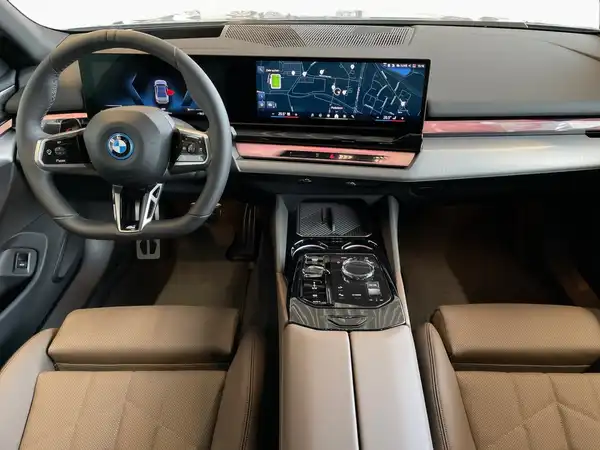 BMW I5 (13/15)