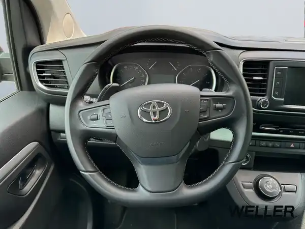 TOYOTA VERSO (10/15)