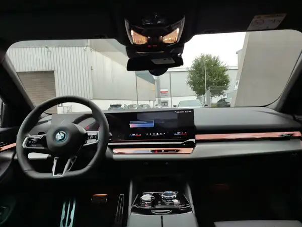 BMW I5 (14/15)