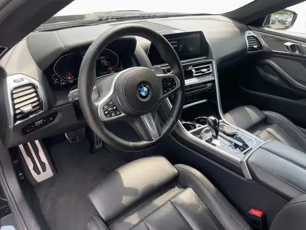 BMW M850I (11/15)