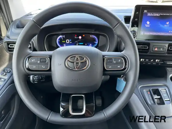 TOYOTA VERSO (14/15)