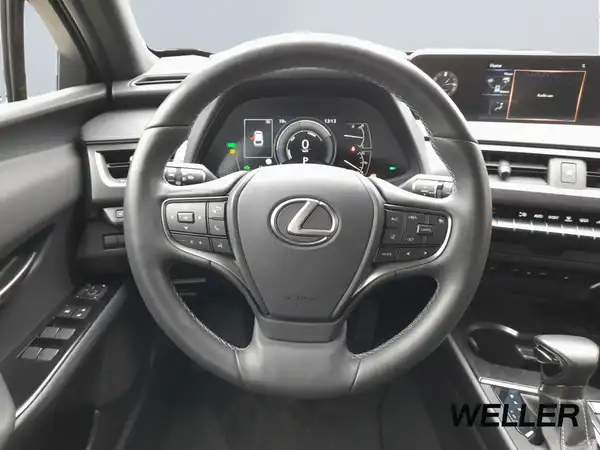 LEXUS UX 250H (10/15)