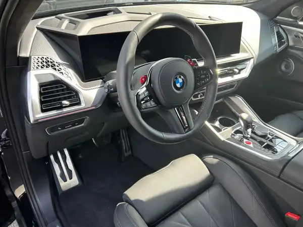 BMW XM (8/15)